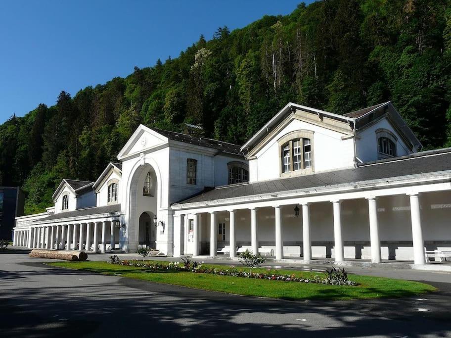 Charmant T3 A Bagneres-De-Luchon Екстер'єр фото